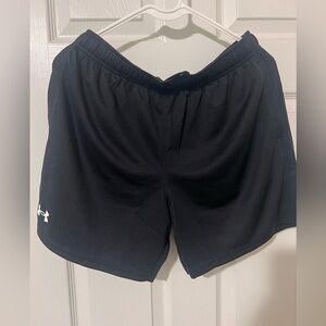 Boys Youth Medium Under Armour Mesh Shorts